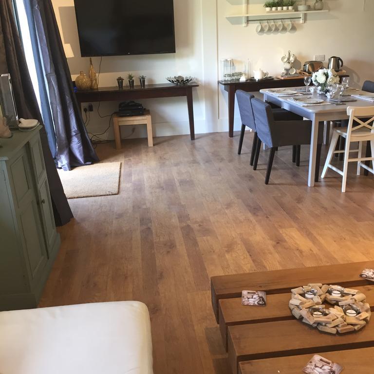 Willow Court Farm The Lodge & Petting Farm, 8 Mins From Legoland & Windsor, 15 Mins From Lapland Uk Bagian luar foto