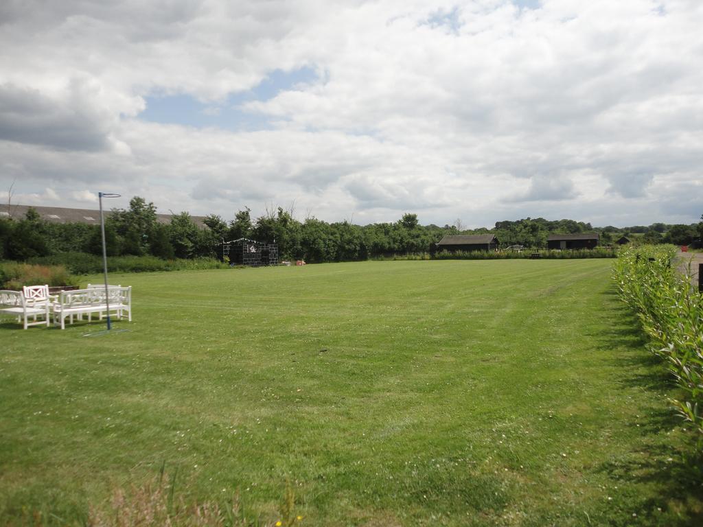 Willow Court Farm The Lodge & Petting Farm, 8 Mins From Legoland & Windsor, 15 Mins From Lapland Uk Bagian luar foto